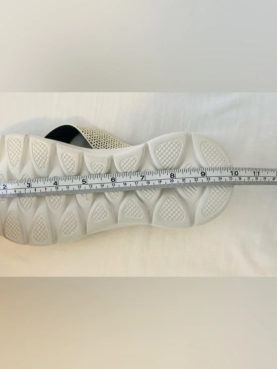 Skechers Women's Black and Cream Perforated Foam Thong Sandals - Picture 8 of 9